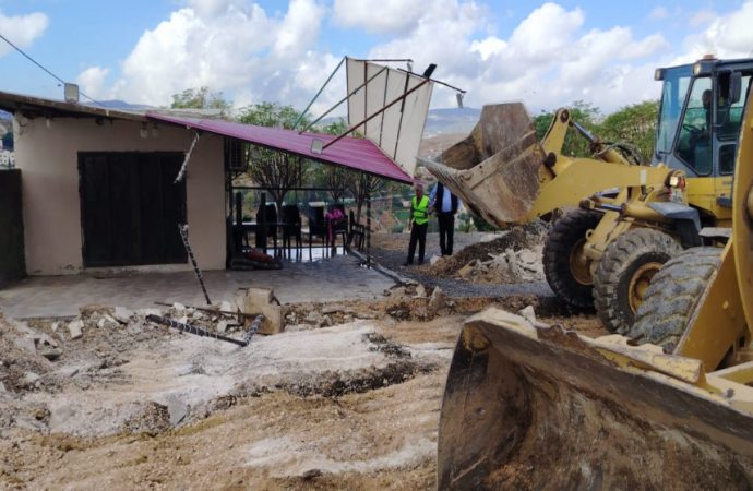 خريسات : إزالة أكشاك وبسطات ولوحات إعلانية مخالفة في جرش