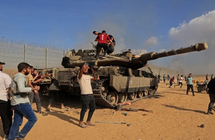 إقالة ضباط إسرائيليين بسبب الفشل في توقع هجوم 7 تشرين الأول