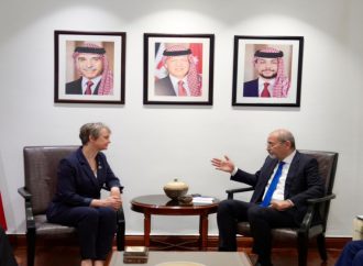 الأردن وبريطانيا يؤكدان ضرورة ضمان تنفيذ بنود اتفاق وقف إطلاق النار في غزة