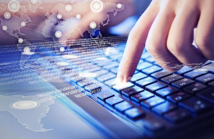 الاقتصاد الرقمي: الأنظمة الحكومية المستضافة لدينا لم تتأثر بالعطل العالمي