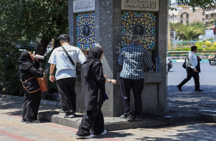السلطات الإيرانية تعتزم تقنين المياه في طهران لمواجهة “الهدر”