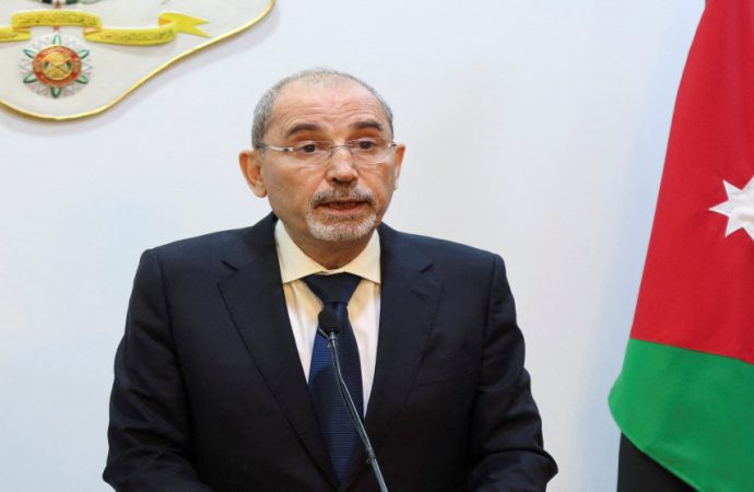 الصفدي: ضرورة وقف التصعيد الخطير والإجراءات الإسرائيلية الأحادية في الضفة الغربية المحتلة
