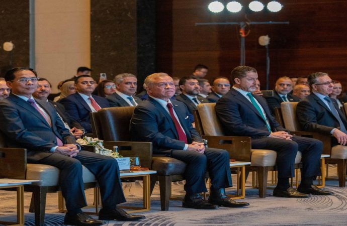 الملك يؤكد أهمية الاستفادة من تجربة فيتنام الاقتصادية وتعزيز التعاون بين البلدين