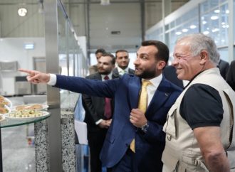 الملك يزور منشآت صناعية في القسطل توفر أكثر من 1650 فرصة عمل – صور