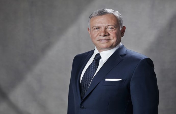 الملك يعود إلى أرض الوطن بعد اختتام جولة عمل آسيوية