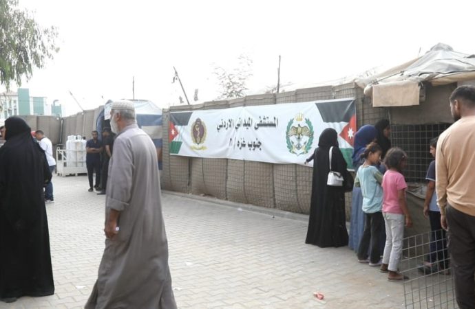 طواقم المستشفى الميداني الأردني جنوب غزة/8 تباشر أعمالها