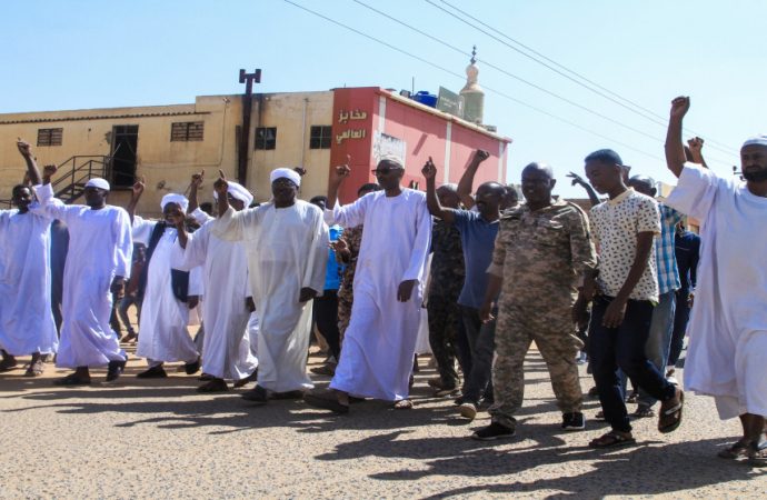 عشرات الآلاف يفرون من شمال كردفان السودانية مع اتساع نطاق المعارك