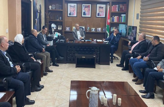 محافظ مأدبا يبحث خطة الطوارئ لفصل الشتاء