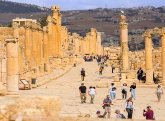 مدير عام الآثار يتفقد المركز الإقليمي للصيانة والترميم وموقع جرش الأثري