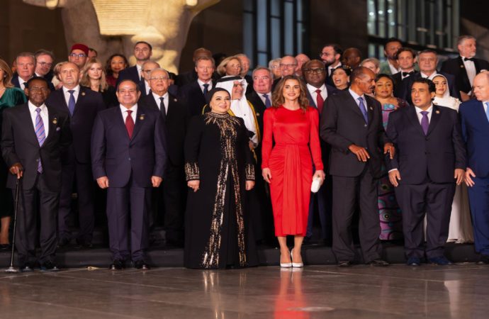 مندوبة عن الملك.. الملكة رانيا تحضر افتتاح المتحف المصري الكبير