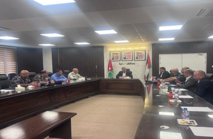 وزير الداخلية يزور دار محافظة العقبة ويجتمع مع مجلسها الأمني