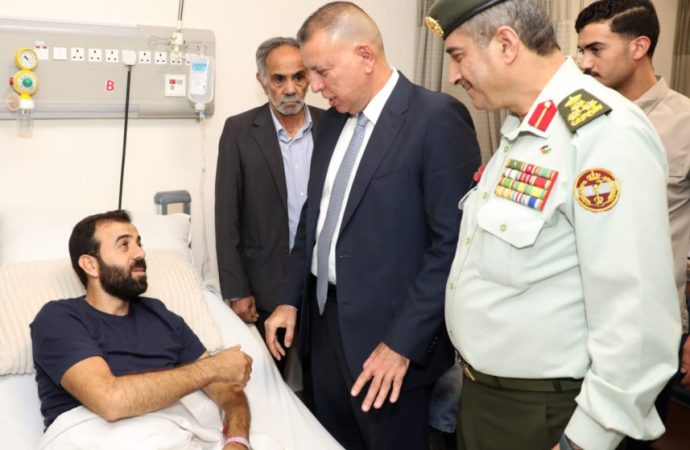 وزير الداخلية يزور مصابي المداهمة الأمنية في الرمثا