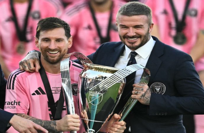 ميسي يتوج بجائزة أفضل لاعب في الدوري الأميركي للمرة الثانية تواليا