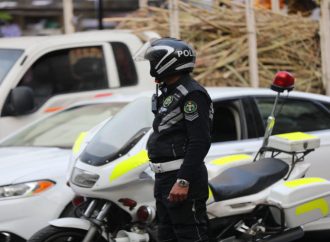 طاقم دورية نجدة ينقذ حياة طفل في مأدبا