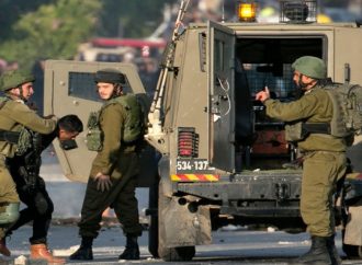 قوات الاحتلال تعتقل 11 فلسطينيا معظمهم أسرى محررون