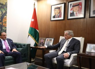 رئيس الوزراء يلتقي ممثّلين عن مجموعة ماج القابضة