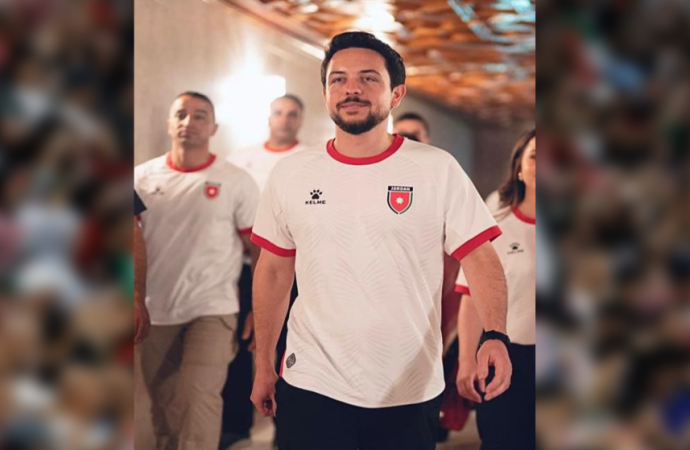 ولي العهد مهاتفا النشامى: كلنا معكم