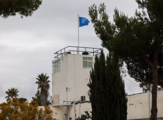 قطع الكهرباء والمياه عن مكاتب “الأونروا” في القدس المحتلة
