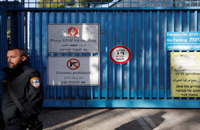 الأردن ودولٌ تدين اقتحام القوات الإسرائيلية لمقرّ الأونروا في حي الشيخ جراح بالقدس