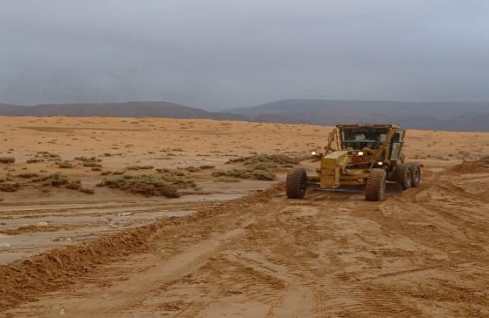 “الأشغال” تدرس مواقع متضررة بالأمطار لوضع حلول تمنع تكرار الأضرار