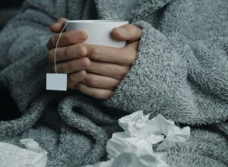أطباء: الالتزام بالإجراءات الصحية أساس حماية المجتمع من أمراض الشتاء