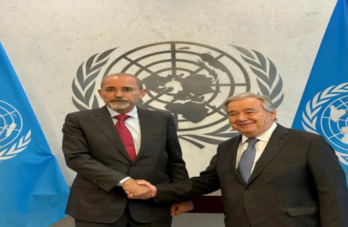الصفدي وغوتيريش يؤكدان أهمية دعم الأونروا لضمان استمرار خدماتها للاجئين الفلسطينيين