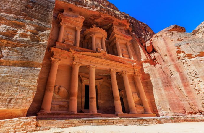 صدور نظام تأجير وتملك الأموال غير المنقولة خارج حدود محمية البترا الأثرية بالجريدة الرسمية