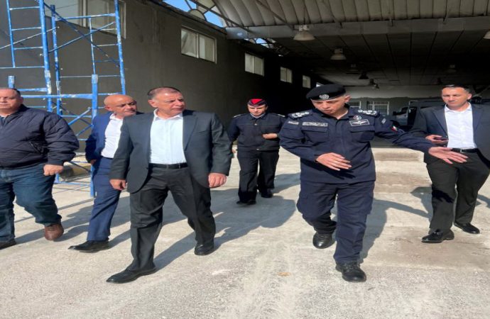 وزير الداخلية يتفقد الأعمال الإنشائية في جسر الملك حسين