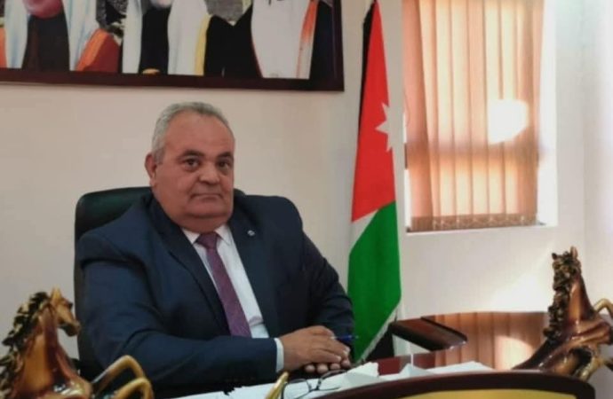 الطراونة يتفقّد مركز صحي القطرانة بعد منتصف الليل