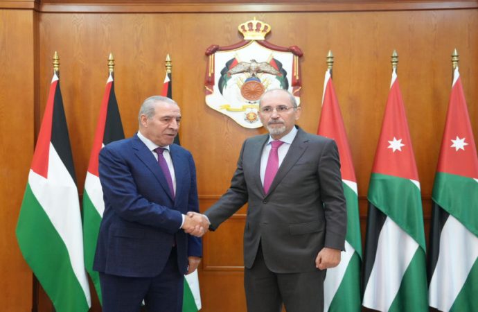 الصفدي والشيخ: مستقبل غزة يجب أن يستند على وحدته وارتباطه بالضفة الغربية