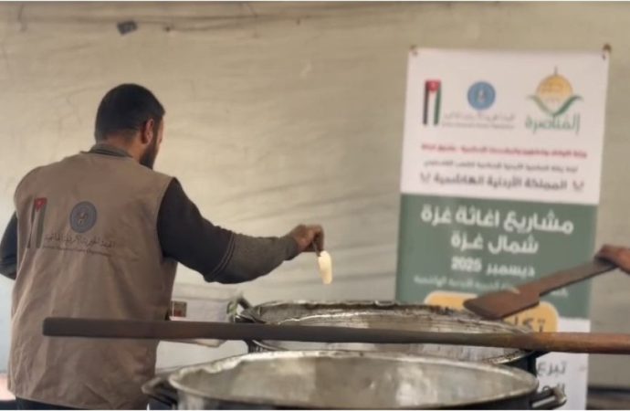 “الخيرية الهاشمية” تواصل توزيع الوجبات في قطاع غزة