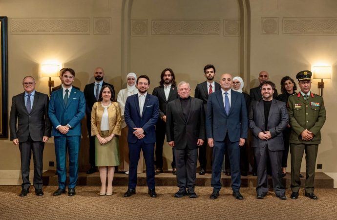 زار جلاله الملك وولي العهد الجناح الأردني في المعرض العالمي