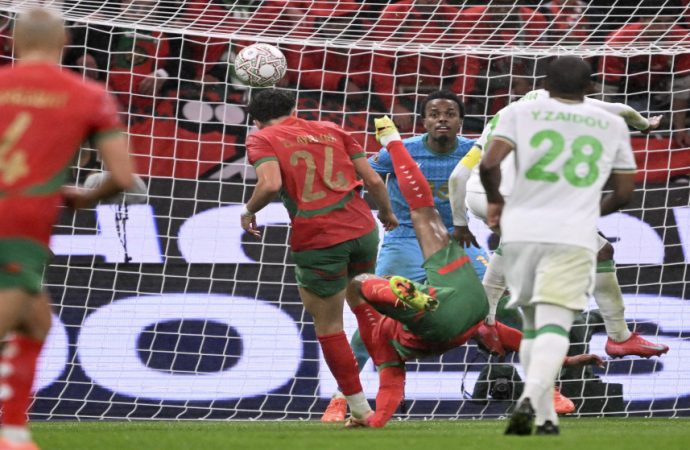المغرب يتجاوز توتر البداية ليهزم جزر القمر في افتتاح كأس الأمم الإفريقية