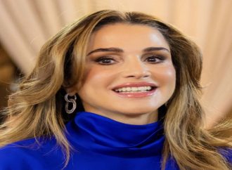 الملكة تهنئ بعيد الميلاد المجيد.. “تملأ أنواره حياتكم بالطمأنينة والسلام”
