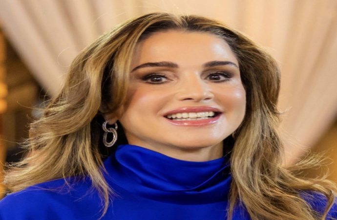 الملكة تهنئ بعيد الميلاد المجيد.. “تملأ أنواره حياتكم بالطمأنينة والسلام”