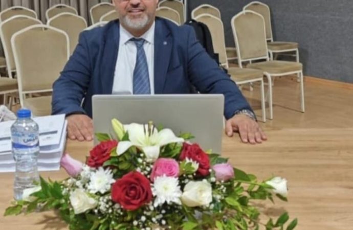 السويطي يهنئ سعادة القاضي علي الخضيري حصوله على شهادة الدكتوراه  من جامعة صفاقس التونسيه .
