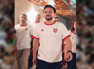 ولي العهد يطمئن على صحة اللاعب يزن النعيمات هاتفيا