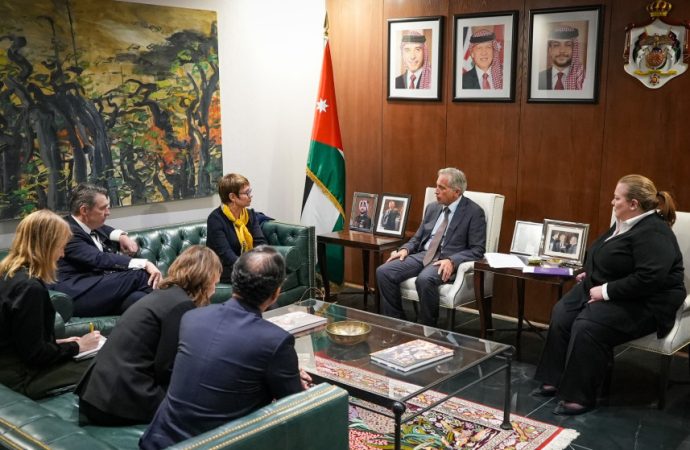 حسان: حريصون على تعزيز التعاون والشراكة مع البنك الأوروبي لإعادة الإعمار والتنمية