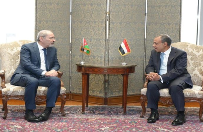 الصفدي ونظيره المصري يبحثان تطورات الأوضاع في سوريا ولبنان