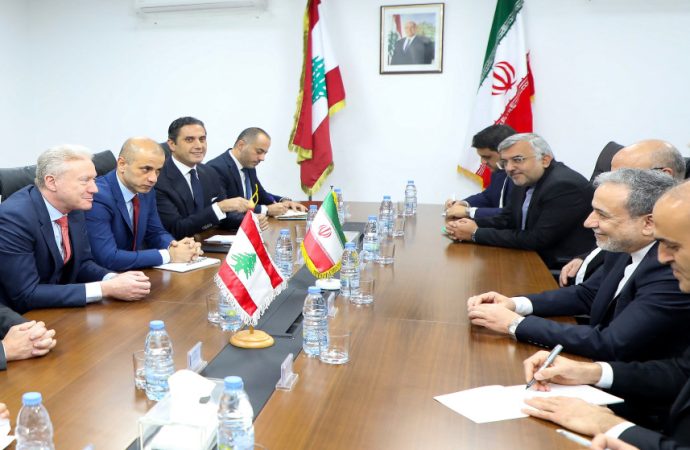 وزير الخارجية اللبناني يدعو إيران إلى “مقاربة جديدة” تتعلق بسلاح حزب الله