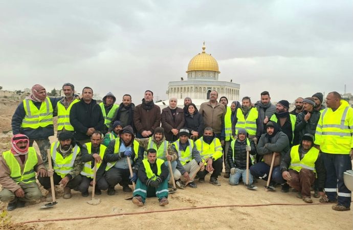 بالصور : المبيضين ترعى حملة التشجير الوطني في مدينة الكرك
