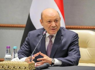 اليمن يعفي وزير الدفاع من منصبه ويحيله للتقاعد