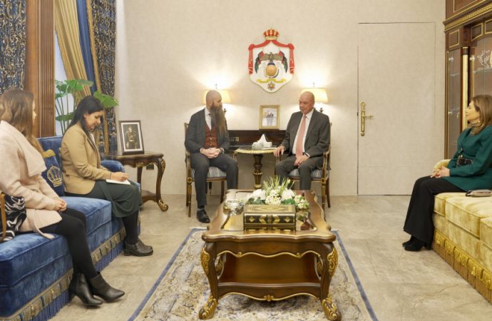 الفايز يطالب بزيادة المساعدات الأميركية لمواجهة التحديات الاقتصادية