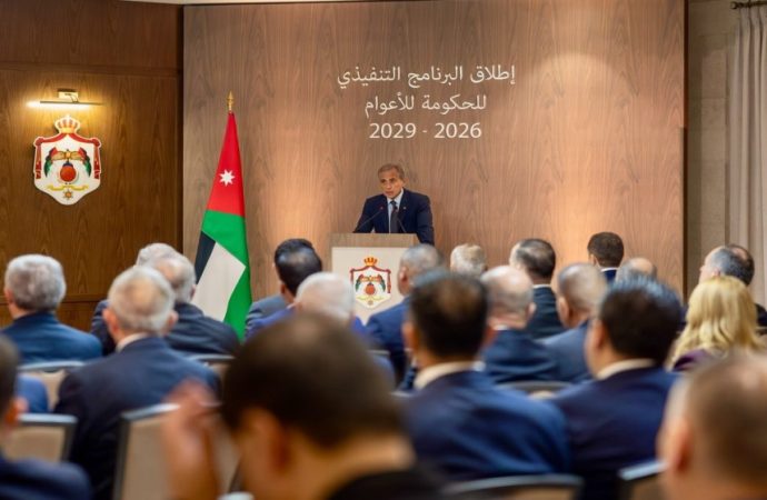 رئيس الوزراء: الملك وجّه الحكومة بزيادة مخصصات صندوق دعم الطالب