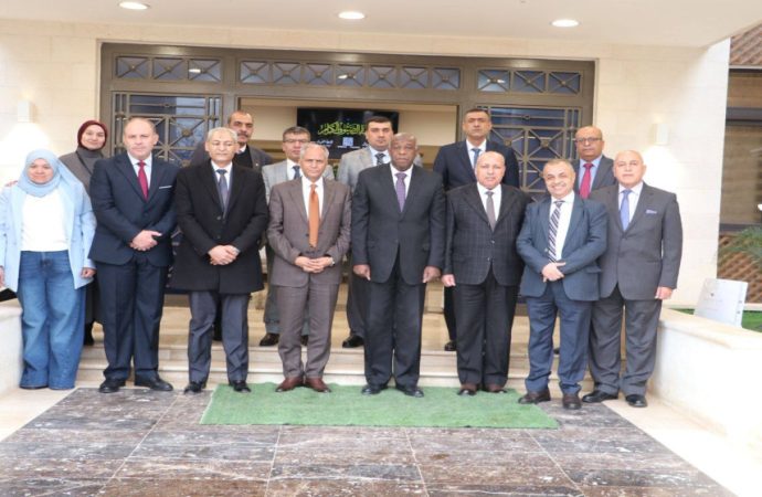 رئيس الاتحاد العربي للمحاربين القدماء يزور مؤسسة المتقاعدين العسكريين