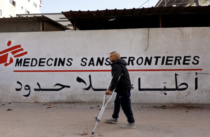 “أطباء بلا حدود” قد تنهي عملياتها في غزة بسبب الحظر الإسرائيلي