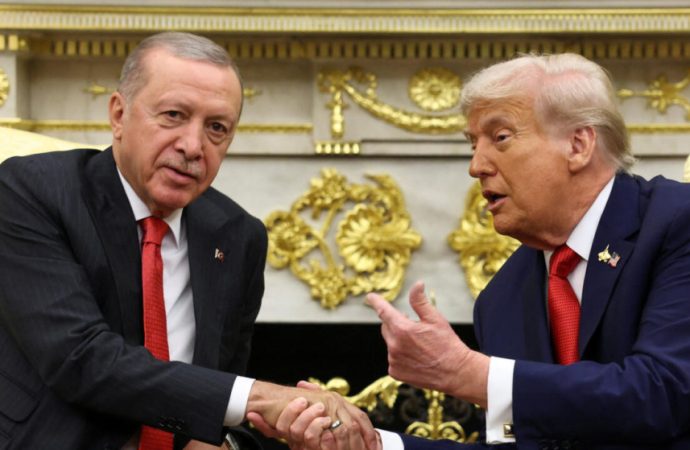 أردوغان لترامب: يجب ألا تنزلق فنزويلا إلى الفوضى أو عدم الاستقرار