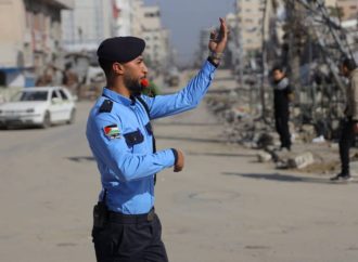 مصدر فلسطيني: لجنة إدارة غزة ترفض استيعاب ميليشيات مدعومة من إسرائيل ضمن قوات الأمن