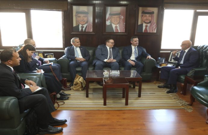 الأردن والولايات المتحدة يبحثان جهود قطاع المياه لمواجهة التحديات المختلفة