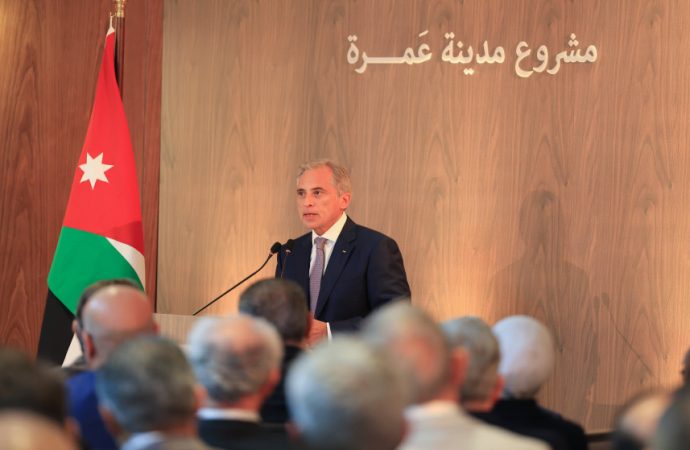 رئيس الوزراء يفتتح الجلسات الحوارية المتخصصة حول مشروع مدينة عمرة